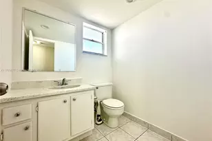 320 NE 12th Ave, Hallandale Beach, FL 33009 - Photo 24