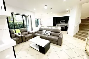 3209 W 98th Pl, Hialeah, FL 33018 - Photo 6