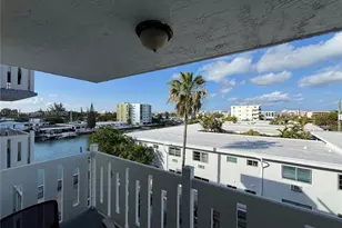 7900 Tatum Waterway Dr, Miami Beach, FL 33141 - Photo 4
