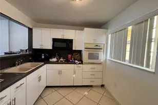 7900 Tatum Waterway Dr, Miami Beach, FL 33141 - Photo 6