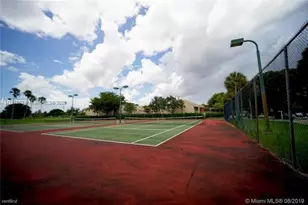 16339 Malibu Dr, Weston, FL 33326 - Photo 12