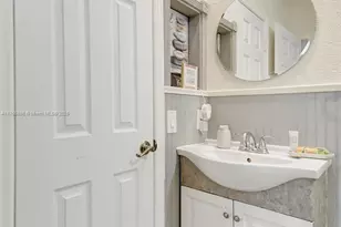 16339 Malibu Dr, Weston, FL 33326 - Photo 22