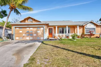 1373 SE Floresta Dr, Port Saint Lucie, FL 34983 - Photo 1