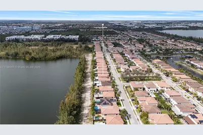 9910 NW 86th Ter, Doral, FL 33178 - Photo 40