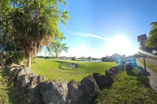 13715 Kendale Lakes Cir, Miami, FL 33183 - Photo 28