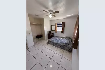 3221 SW 47th Ave, West Park, FL 33023 - Photo 10