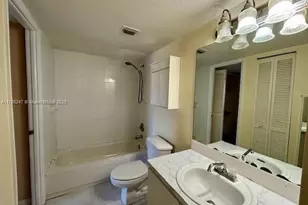 9350 Fontainebleau Blvd, Miami, FL 33172 - Photo 28
