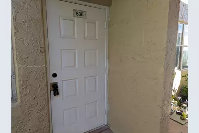 836 Twin Lakes Dr #19-B, Coral Springs, FL 33071 - Photo 2