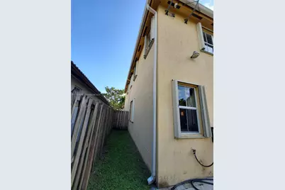 11009 NW 80th Ln, Doral, FL 33178 - Photo 28