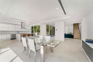 1250 N Venetian Way, Miami, FL 33139 - Photo 26