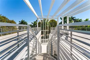 1250 N Venetian Way, Miami, FL 33139 - Photo 12