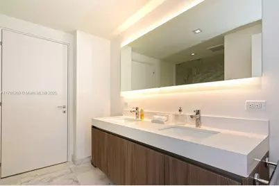 401 N Birch Rd #1111, Fort Lauderdale, FL 33304 - Photo 16