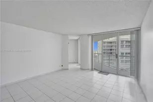 16425 Collins Ave, Sunny Isles Beach, FL 33160 - Photo 8
