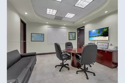 2260 NW 114th Ave, Sweetwater, FL 33172 - Photo 10