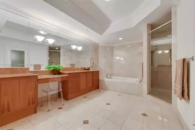 60 Edgewater Dr #5E, Coral Gables, FL 33133 - Photo 6