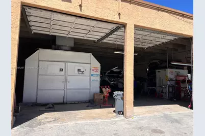 Body Shop Business For Sale, Hialeah, FL 33014 - Photo 2