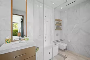 84 Isla Bahia Dr, Fort Lauderdale, FL 33316 - Photo 28