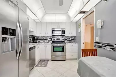 3510 Oaks Way #806, Pompano Beach, FL 33069 - Photo 8