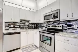 3510 Oaks Way, Pompano Beach, FL 33069 - Photo 4