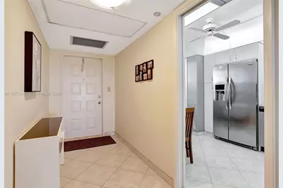 3510 Oaks Way #806, Pompano Beach, FL 33069 - Photo 2