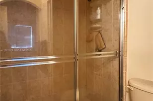 1033 SW 144th Ave, Pembroke Pines, FL 33027 - Photo 22