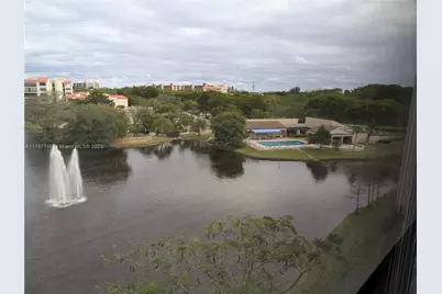 2334 S Cypress Bend Dr #602, Pompano Beach, FL 33069 - Photo 12