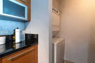 253 NE 2nd St, Miami, FL 33132 - Photo 8