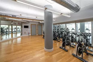 253 NE 2nd St, Miami, FL 33132 - Photo 44