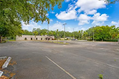 1475 NE 199th St, Miami, FL 33179 - Photo 2