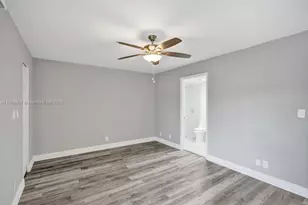 700 Village Green Ct, Palm Springs, FL 33461 - Photo 20