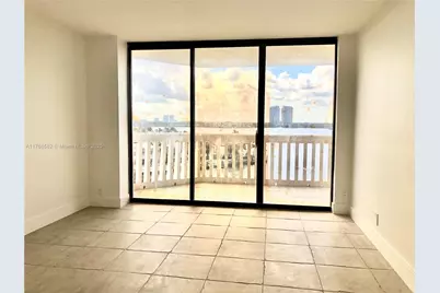 1000 W Island Blvd #712, Aventura, FL 33160 - Photo 12