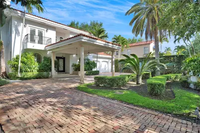 2115 Country Club Prado, Coral Gables, FL 33134 - Photo 2