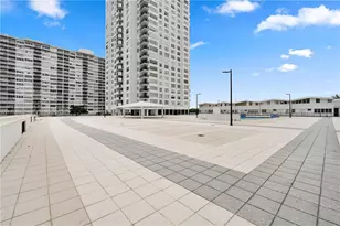 2750 NE 183rd St, Aventura, FL 33160 - Photo 4