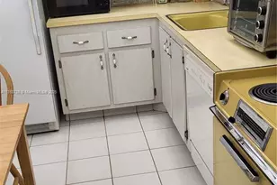 3401 N Country Club Dr, Aventura, FL 33180 - Photo 36