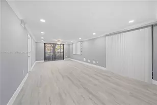 1001 Colony Point Cir, Pembroke Pines, FL 33026 - Photo 6