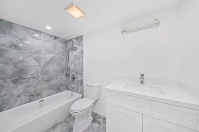 1001 Colony Point Cir #114, Pembroke Pines, FL 33026 - Photo 8