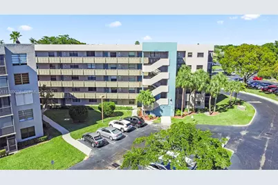 1001 Colony Point Cir #114, Pembroke Pines, FL 33026 - Photo 16