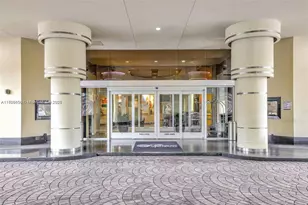 20191 E Country Club Dr, Aventura, FL 33180 - Photo 4