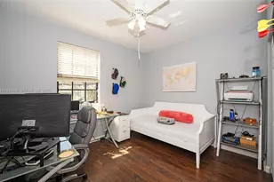 360 SE 37th Ter, Homestead, FL 33033 - Photo 10