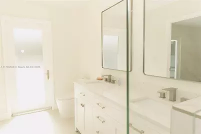 2255 NE 207th St, Miami, FL 33180 - Photo 20