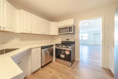 3301 Spanish Moss Ter #802, Lauderhill, FL 33319 - Photo 2