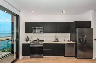 398 NE 5th St, Miami, FL 33132 - Photo 14
