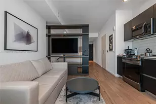 398 NE 5th St, Miami, FL 33132 - Photo 14