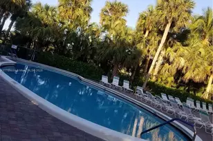 1000 NE 14th Ave, Hallandale Beach, FL 33009 - Photo 16