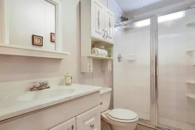 102 Lake Shore Dr, Pembroke Park, FL 33009 - Photo 22