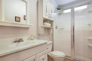 102 Lake Shore Dr, Pembroke Park, FL 33009 - Photo 22