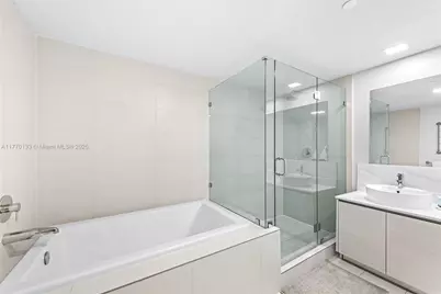 2600 E Hallandale Beach Blvd #T1001, Hallandale Beach, FL 33009 - Photo 26