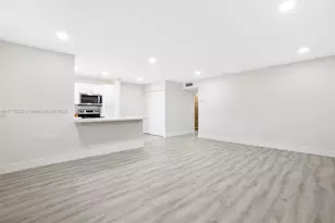 910 South Dr, Delray Beach, FL 33445 - Photo 2