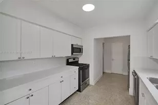 2125 Alamanda Dr, North Miami, FL 33181 - Photo 22