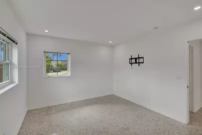 2125 Alamanda Dr, North Miami, FL 33181 - Photo 18